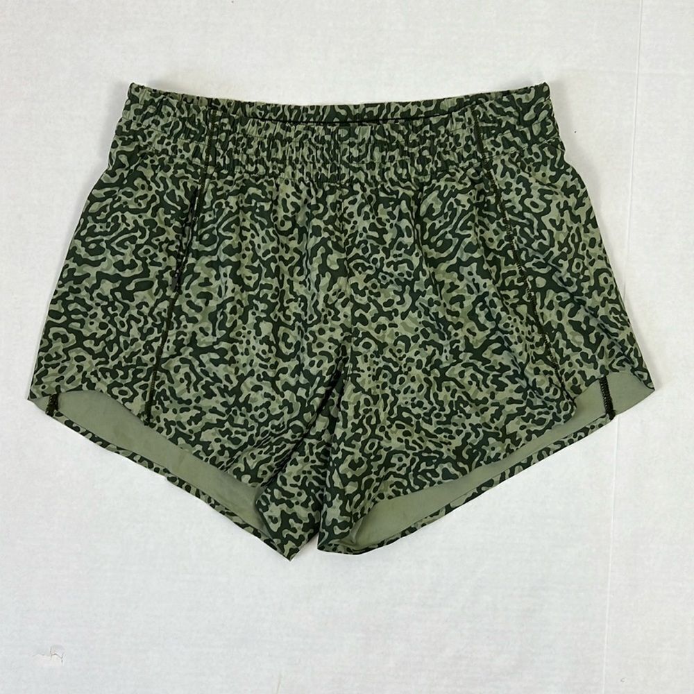 Athleta Green Camo Hustle 4.5" Running Shorts Small